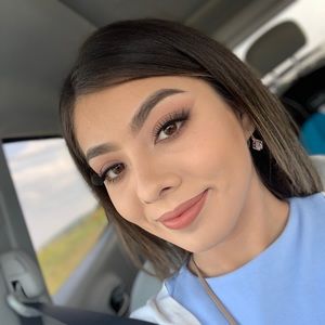 Meet your Posher, Esperanza